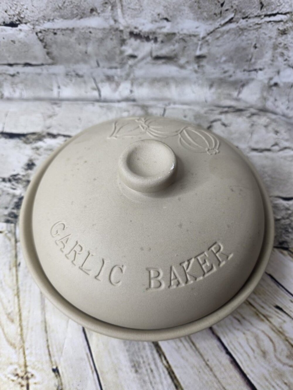 Vintage Garlic Roaster Superstone Baker Sassafras  USA Approx 7 5/8”  No Box
